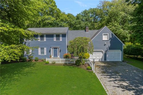 15 Secluded Dr, Narragansett, RI, 02882-3033 | Card Image
