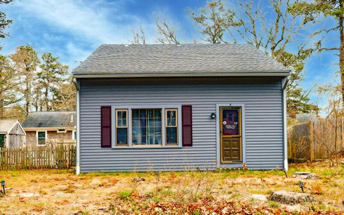 5 Evergreen Street, South Yarmouth, MA, 02664 | Card Image