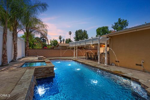 7422 Orion Ave, Van Nuys, CA, 91406-3318 | Card Image