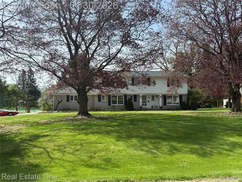 26023 Meadow Dr, Franklin, MI, 48025-1242 | Card Image