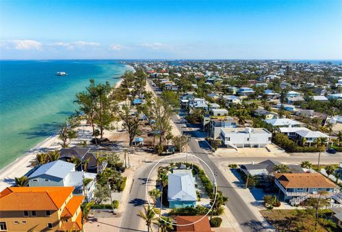 912 N Shore Dr, ANNA MARIA, FL, 34216 | Card Image
