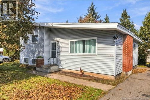 59 Anne St, Moncton, NB, E1C4J4 | Card Image