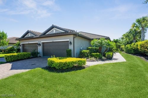 8070 Calle Canovas St, NAPLES, FL, 34114-2915 | Card Image