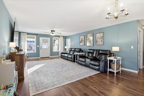 205 W South St, Fremont, NC, 27830-8647 | Card Image