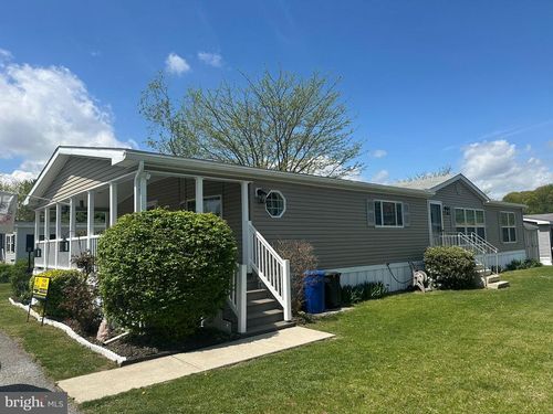 6183 Seanor Ct, SLATINGTON, PA, 18080-3042 | Card Image