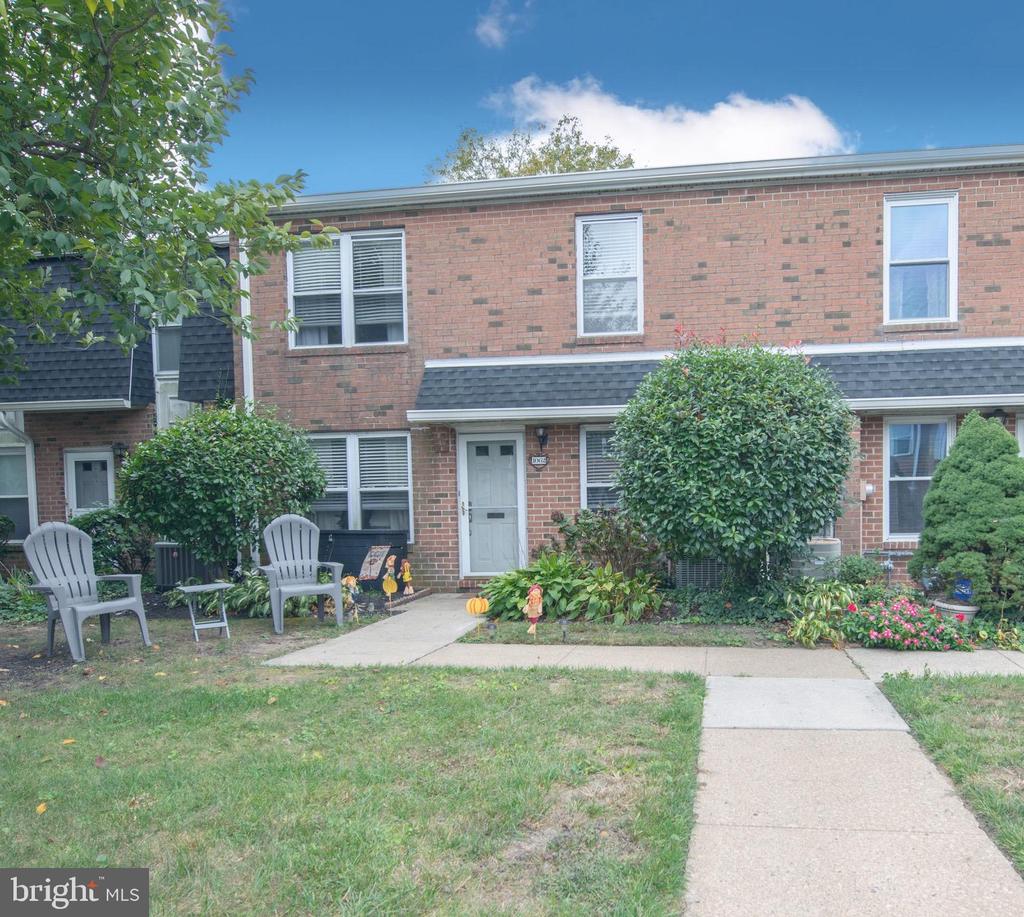 Harbour Dr, Palmyra, NJ 08065