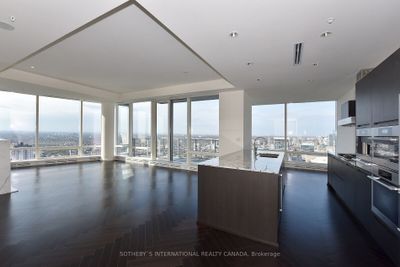 5303 - 180 University Ave, Condo with 2 bedrooms, 3 bathrooms and 2 parking in Toronto ON | Image 2