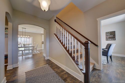 601 Birkdale Dr, Howell, MI, 48843-5812 | Card Image