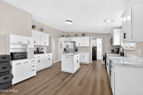 936 Deer Field Blvd, Winslow, AZ, 86047-5413 | Card Image