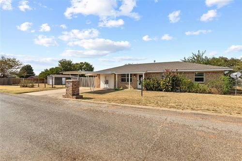 120 Ridgeline Dr, Weatherford, OK, 73096-9223 | Card Image