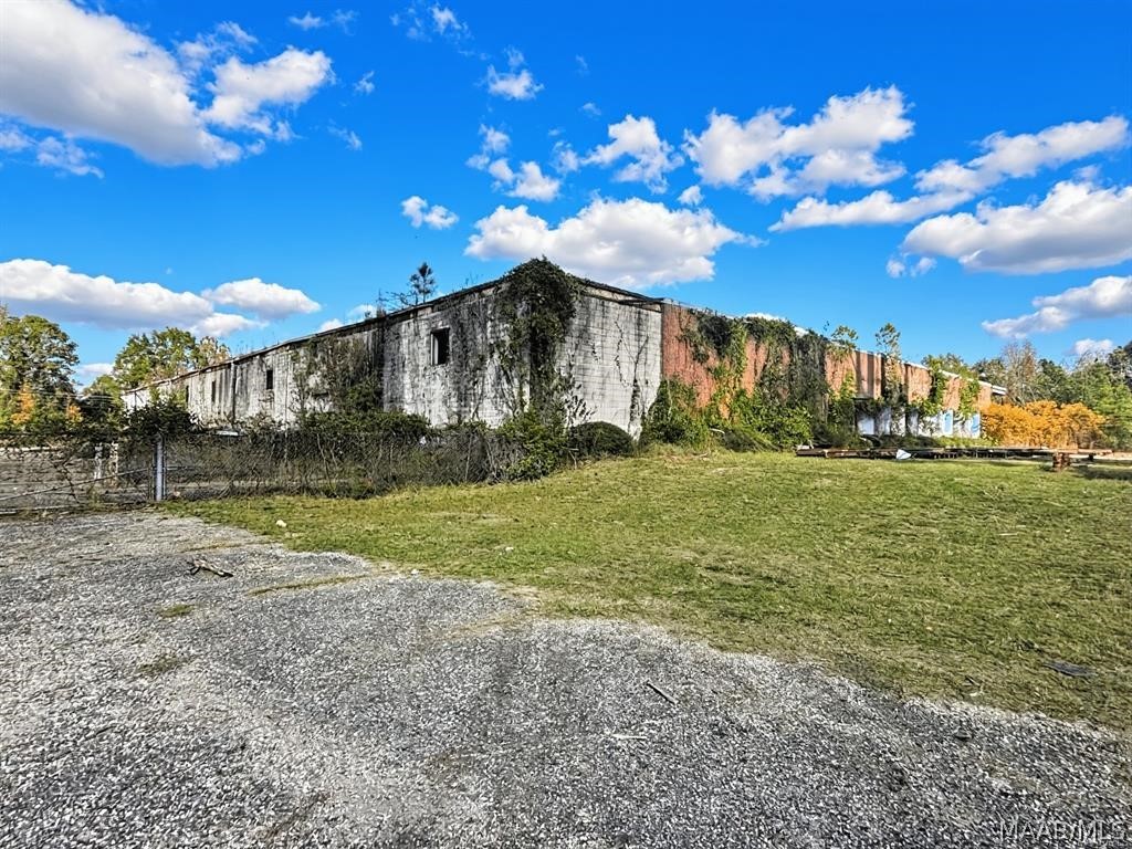 Commercial Sale in Selma 3
