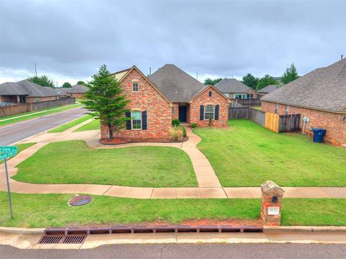 19132 Summer Grove Avenue, Edmond, OK, 73012 | Card Image