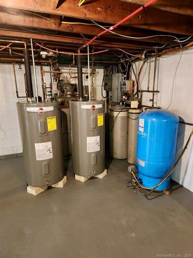 Equipment grouped together. Generator ready too. | Image 35