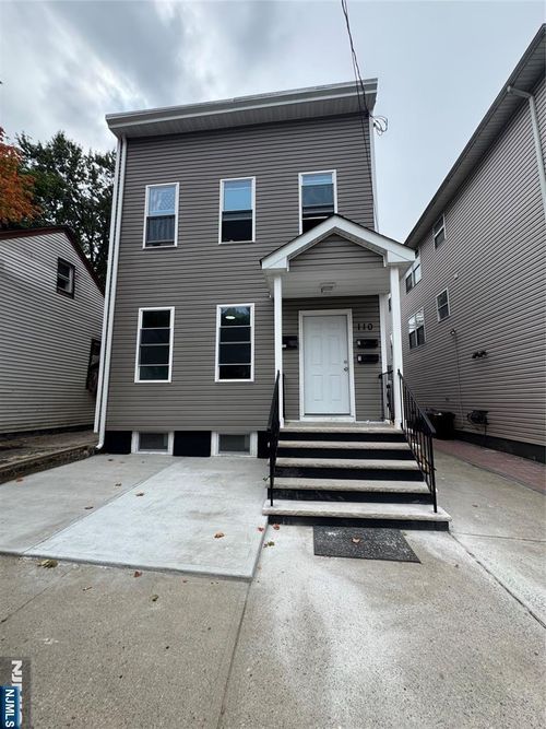 110 Montgomery St, Paterson, NJ, 07501-1118 | Card Image