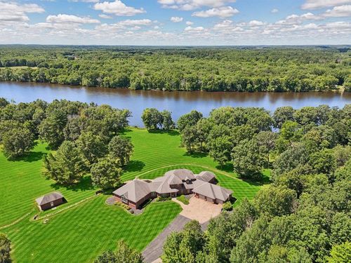 2688 Scenic Dr, Stevens Point, WI, 54481-9630 | Card Image