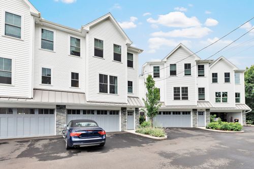 888 Oldfield Rd, Fairfield, CT, 06824-6455 | Card Image