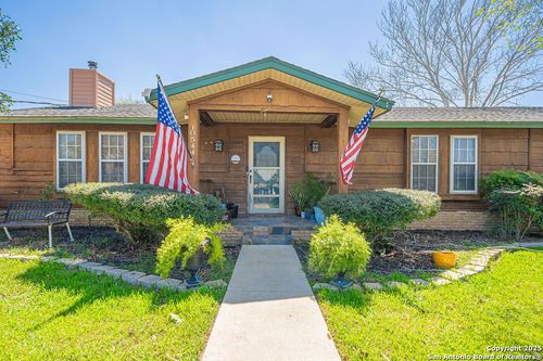 10544 Macaway Rd, Adkins, TX, 78101-9725 | Card Image