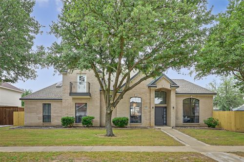 2735 Water Oak Dr, Grand Prairie, TX, 75052-4480 | Card Image