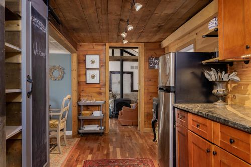 97 Wolfeboro Rd, Hanover, NH, 03755-3854 | Card Image