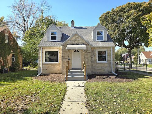 4577 N 42nd St, Milwaukee, WI, 53209-5825 | Card Image