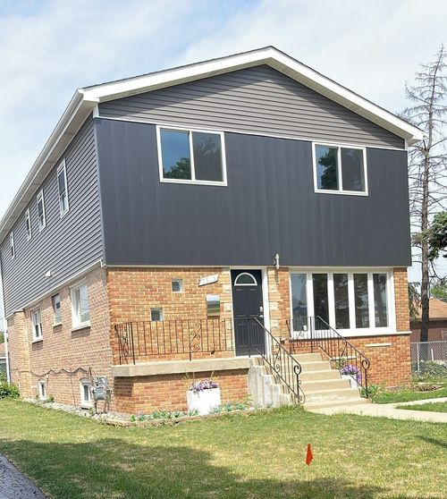 7916 Mcvicker Ave, Burbank, IL, 60459-1926 | Card Image