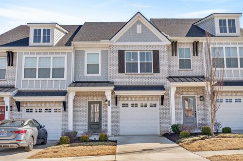 145 Dameron Dr, Hendersonville, TN, 37075-2475 | Card Image