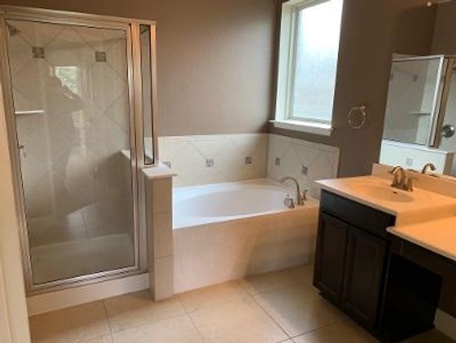 Master Bath | Image 10