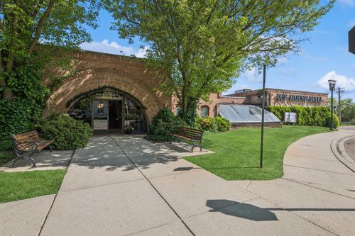 200 Applebee St, Barrington, IL, 60010-3063 | Card Image