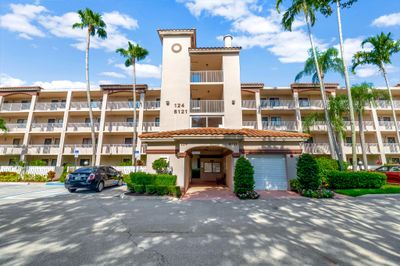 410 - 6121 Pointe Regal Circle, Condo with 2 bedrooms, 2 bathrooms and null parking in Delray Beach FL | Image 1