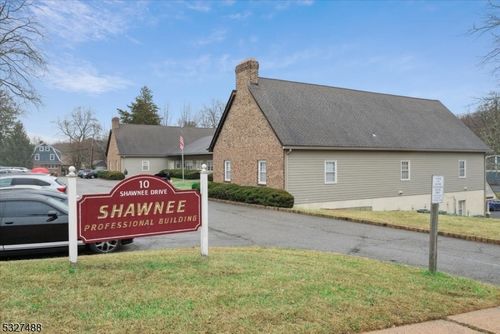 10 Shawnee Dr, Watchung, NJ, 07069-5803 | Card Image