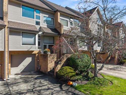 1423 Towne Square Dr, Allison Park, PA, 15101-1952 | Card Image