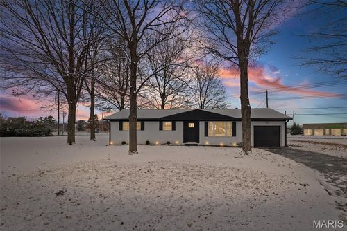 233 Candlelight Dr, Fairview Heights, IL, 62208-3549 | Card Image