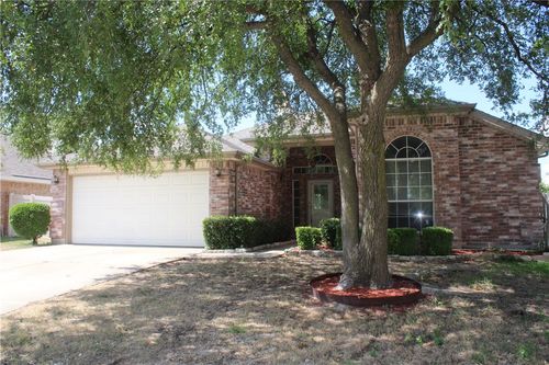 821 Lowe Dr, Cedar Hill, TX, 75104-9135 | Card Image