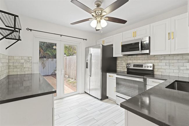 18982 Cloud Lake Cir, House other with 2 bedrooms, 2 bathrooms and null parking in Boca Raton FL | Image 11