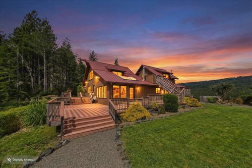 210 Whittier Ln, McKinleyville, CA, 95519-9768 | Card Image