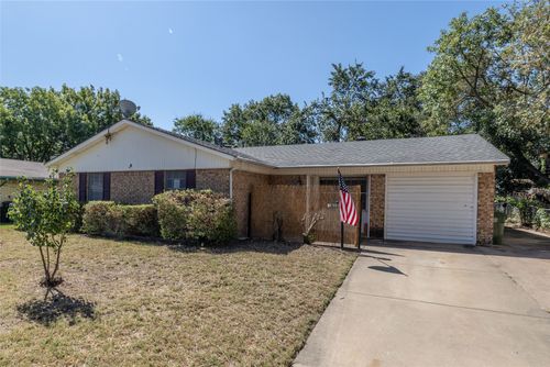 817 Edgehill Dr, Hurst, TX, 76053-4205 | Card Image