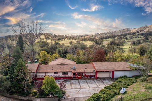 1351 Rector Ln, Squaw Valley, CA, 93675 | Card Image