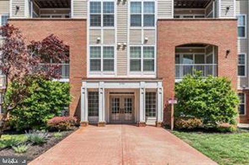 103-2700 Bellforest Ct, VIENNA, VA, 22180-7325 | Card Image