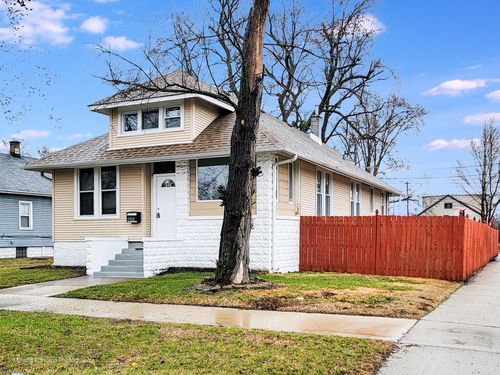 525 Forsythe Ave, Calumet City, IL, 60409-2727 | Card Image