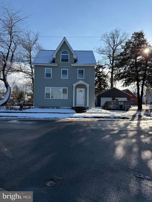 111 E Barber Ave, WOODBURY, NJ, 08096-2736 | Card Image