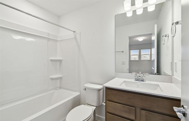Bathroom 4 | Image 24