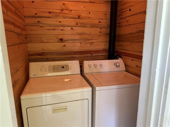 44 E 2 Nd Ave N, House other with 5 bedrooms, 2 bathrooms and null parking in Columbus MT | Image 14