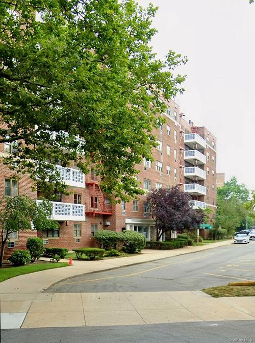 5n-86-10 151st Ave, Howard Beach, NY, 11414-1344 | Card Image