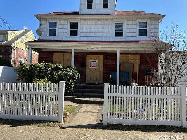 Clarendon Rd, Uniondale, NY 11553