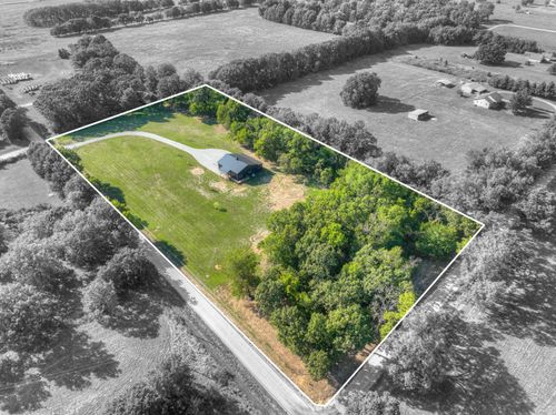 7402 Holly Rd, Neosho, MO, 64850-5213 | Card Image