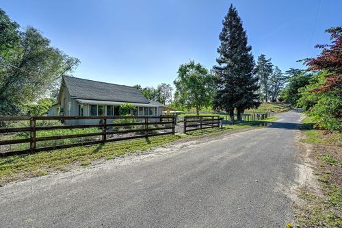 10813 Stone Rd, Oakdale, CA, 95361-8787 | Card Image