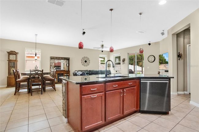 7518 Tangle Brook Blvd, House other with 4 bedrooms, 2 bathrooms and null parking in GIBSONTON FL | Image 9