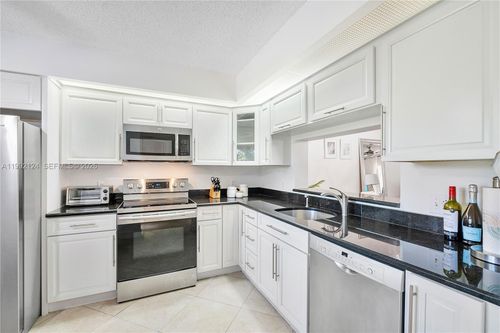 apt-203h-1301 Sw 142nd Ave, Pembroke Pines, FL, 33027-6966 | Card Image