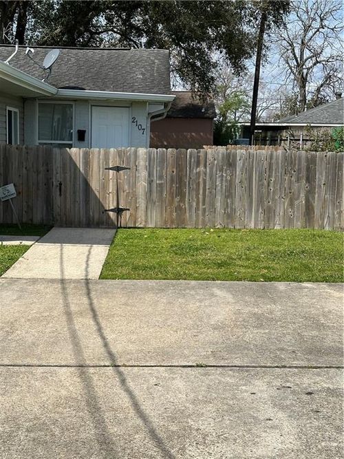 2107 Iowa Ave, Kenner, LA, 70062-5932 | Card Image