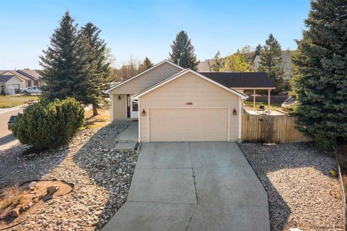 4520 Sullivan St, Cheyenne, WY, 82009-5669 | Card Image
